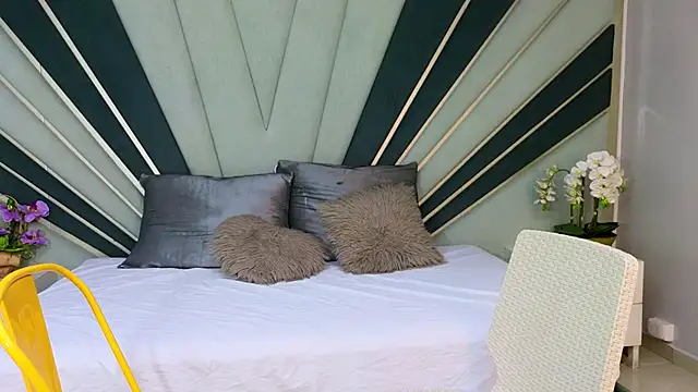 Snapshot of DulceeEsmeralda chatting on April 10, 2:11 pm DulceeEsmeralda online show from April 10, 2:11 pm