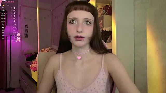 MiraJades online show from May 16, 7:01 pm
