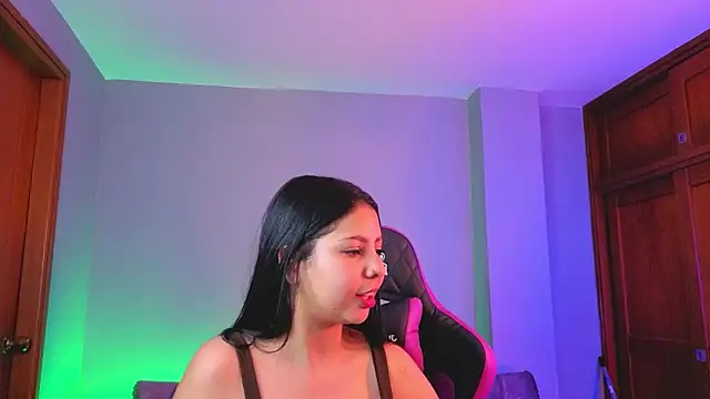 Snapshot of melanimorgan1 chatting on March 21, 8:19 am melanimorgan1 online show from March 21, 8:19 am