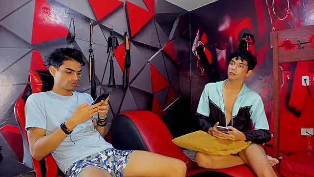 Hot Boys Without Limits online show from January 17, 4:17 am