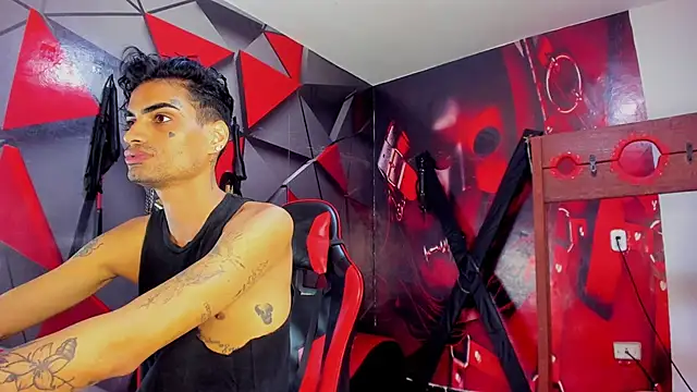 Hot Boys Without Limits online show from February 12, 3:56 am