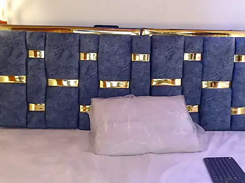 CATALINA HIL9 online show from January 14, 7:19 pm