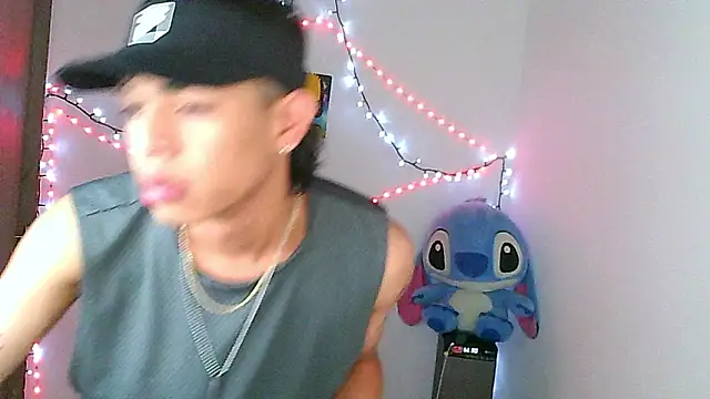 Snapshot of Glen_connor_11 chatting on January 8, 2:08 pm Glen connor 11 online show from January 8, 2:08 pm