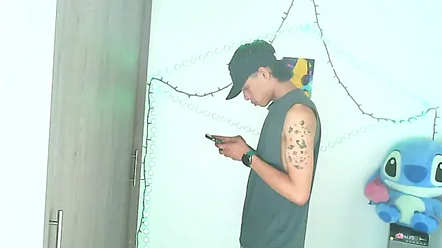 Snapshot of Glen_connor_11 chatting on January 9, 4:54 pm Glen connor 11 online show from January 9, 4:54 pm