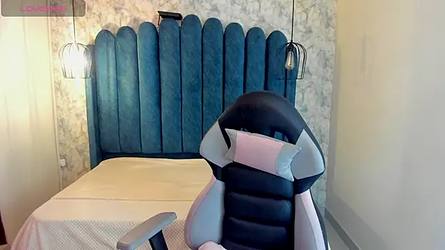 Lovely-martina online show from December 16, 1:27 pm