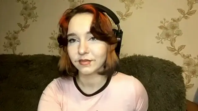 Snapshot of EmilyVeiro chatting on March 10, 5:40 pm EmilyVeiro online show from March 10, 5:40 pm