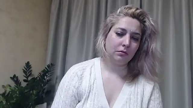 sweetpussy13 online show from February 1, 7:05 am