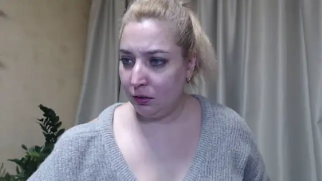 sweetpussy13 online show from March 11, 6:53 am