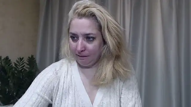 sweetpussy13 online show from March 24, 6:51 am