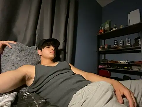 Snapshot of Playboy-Ever chatting on April 6, 5:19 am Playboy-Ever online show from April 6, 5:19 am