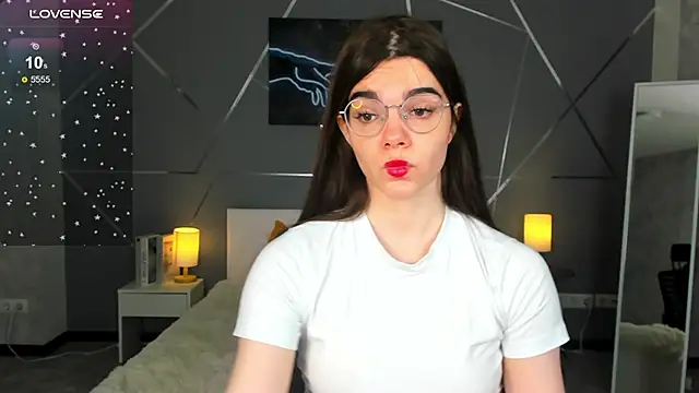 miss  evelyne online show from January 19, 1:31 am