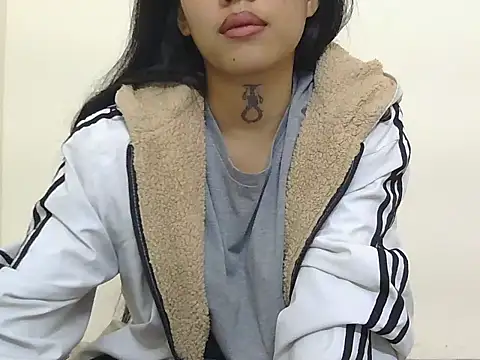 Snapshot of Cristina_love69 chatting on December 19, 5:20 pm Cristina love69 online show from December 19, 5:20 pm