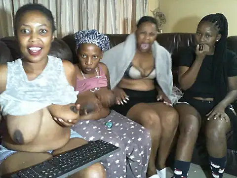 Snapshot of Caramel-goddess18 chatting on March 6, 12:34 pm Caramel-goddess18 online show from March 6, 12:34 pm