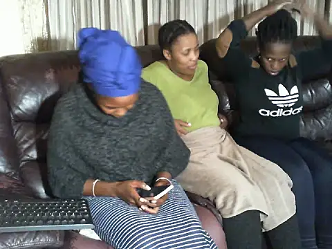 Snapshot of Caramel-goddess18 chatting on March 15, 3:51 pm Caramel-goddess18 online show from March 15, 3:51 pm