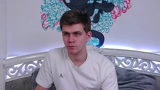 Snapshot of NickJohnas chatting on February 12, 5:46 am NickJohnas online show from February 12, 5:46 am