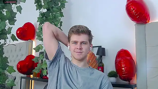 Snapshot of NickJohnas chatting on February 20, 4:09 am NickJohnas online show from February 20, 4:09 am