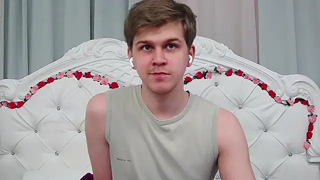 Snapshot of NickJohnas chatting on April 11, 6:45 pm NickJohnas online show from April 11, 6:45 pm