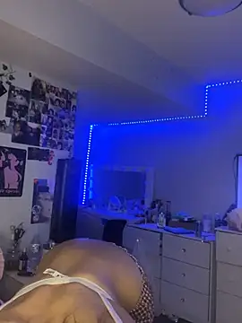 Snapshot of maisie_goldxx chatting on February 24, 3:48 am maisie goldxx online show from February 24, 3:48 am