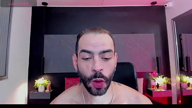 arcangel harris online show from February 18, 7:10 pm