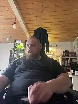 YoursxTruly online show from February 20, 3:12 pm