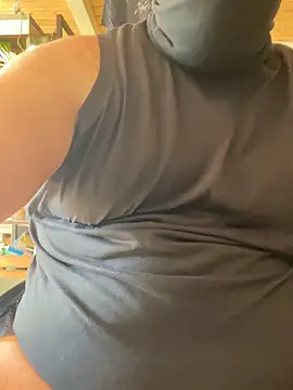 YoursxTruly online show from April 23, 12:15 pm