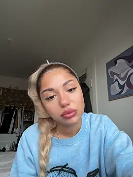 SilkyMira online show from December 15, 10:41 am