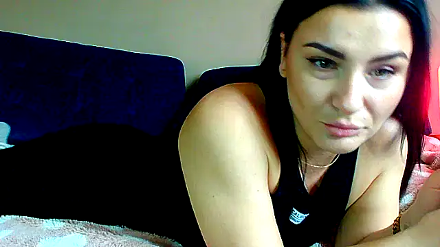 Snapshot of luuuisA chatting on February 13, 9:38 am luuuisA online show from February 13, 9:38 am