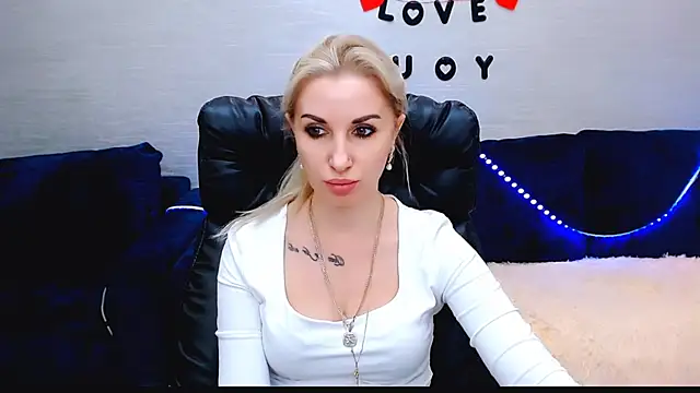 Snapshot of Hanna--Sweet chatting on December 19, 10:33 am Hanna--Sweet online show from December 19, 10:33 am