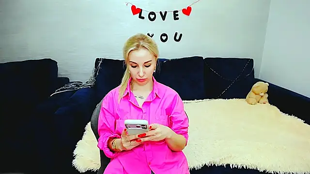 Snapshot of Hanna--Sweet chatting on February 6, 3:26 pm Hanna--Sweet online show from February 6, 3:26 pm