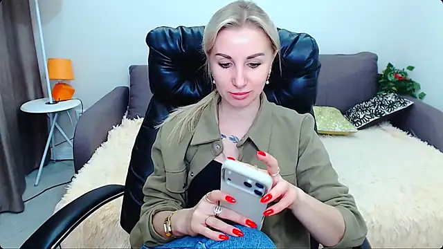 Snapshot of Hanna--Sweet chatting on February 8, 10:29 am Hanna--Sweet online show from February 8, 10:29 am