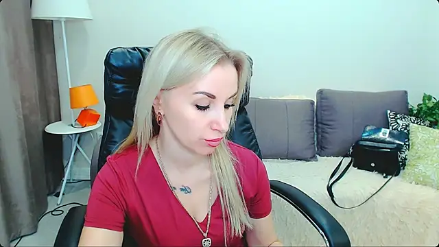 Hanna--Sweet online show from March 24, 10:53 am