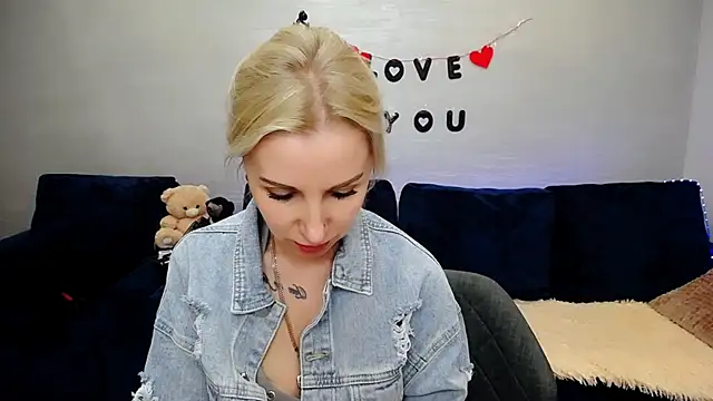 Hanna--Sweet online show from April 11, 3:38 pm