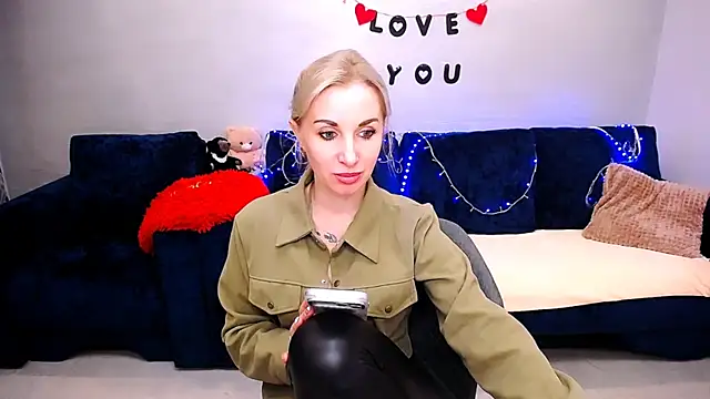 Hanna--Sweet online show from April 27, 11:08 am