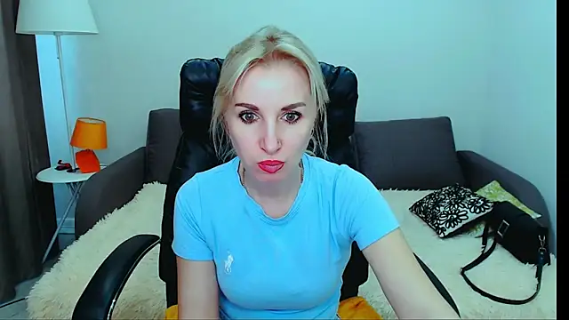 Hanna--Sweet online show from May 6, 10:31 am