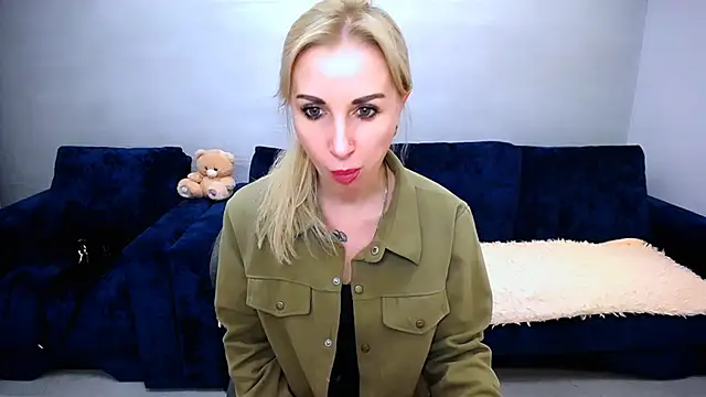 Hanna--Sweet online show from May 17, 3:19 pm