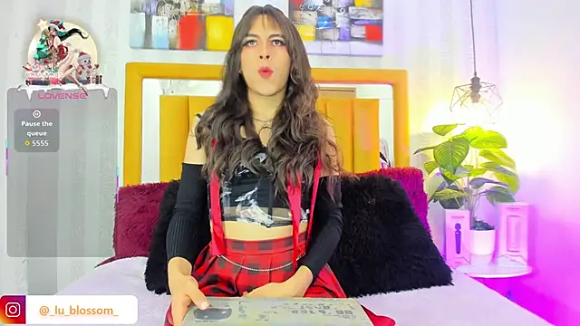 Snapshot of Milow_Russo_ chatting on December 15, 7:07 pm Milow Russo online show from December 15, 7:07 pm