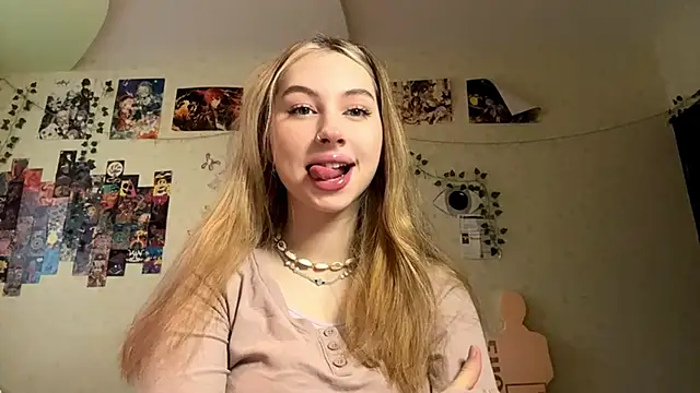 Snapshot of JanelBray chatting on December 19, 12:12 pm JanelBray online show from December 19, 12:12 pm