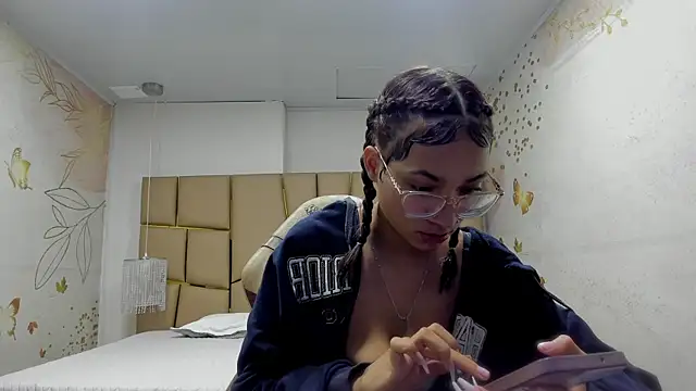 Snapshot of Jadde_Greyy_ chatting on January 14, 2:50 am Jadde Greyy online show from January 14, 2:50 am