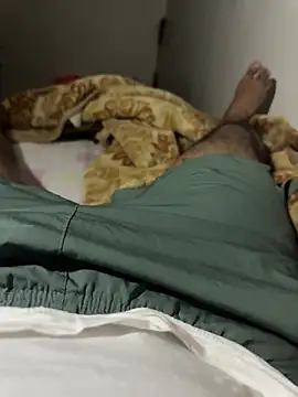 Snapshot of Night_outcam chatting on January 5, 6:55 pm Night outcam online show from January 5, 6:55 pm