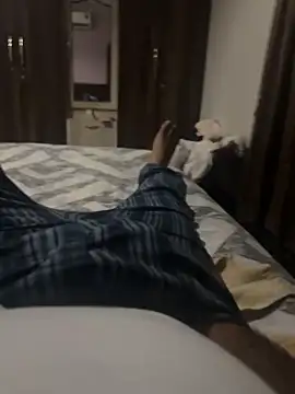 Snapshot of Night_outcam chatting on February 12, 6:14 pm Night outcam online show from February 12, 6:14 pm