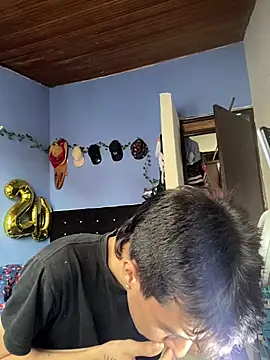 Snapshot of Juan_Gomezz26 chatting on March 5, 9:44 pm Juan Gomezz26 online show from March 5, 9:44 pm