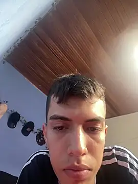 Snapshot of Juan_Gomezz26 chatting on March 18, 8:12 pm Juan Gomezz26 online show from March 18, 8:12 pm