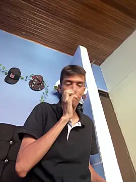 Snapshot of Juan_Gomezz26 chatting on March 22, 8:23 pm Juan Gomezz26 online show from March 22, 8:23 pm