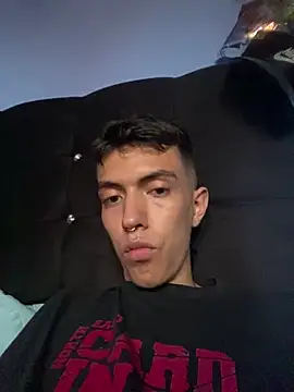 Snapshot of Juan_Gomezz26 chatting on April 4, 10:29 pm Juan Gomezz26 online show from April 4, 10:29 pm