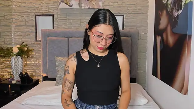 Snapshot of LanaRouse chatting on January 6, 1:15 pm LanaRouse online show from January 6, 1:15 pm