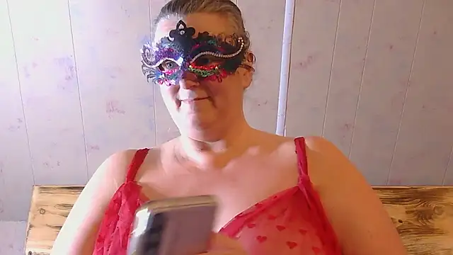 MommaBear5676 online show from January 12, 7:41 pm