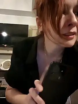 Snapshot of Atwsliiikizilll chatting on January 7, 6:16 am Atwsliiikizilll online show from January 7, 6:16 am