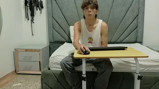 LoganRyder OS online show from December 18, 12:38 am