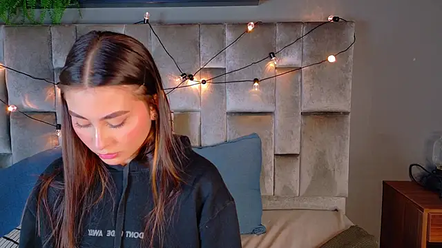 Miia Anderson online show from February 28, 11:55 am