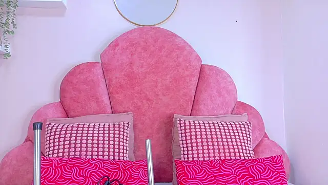 Snapshot of Miia_Anderson chatting on May 4, 7:43 pm Miia Anderson online show from May 4, 7:43 pm